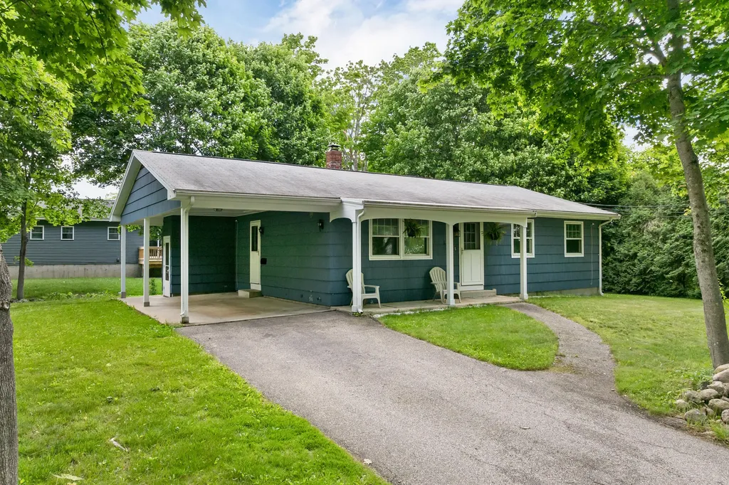 5 Joy Street Sanford ME 04083