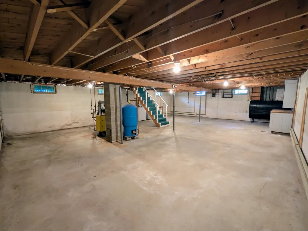 5 Joy Street Sanford ME 04083