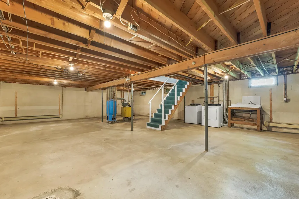 5 Joy Street Sanford ME 04083