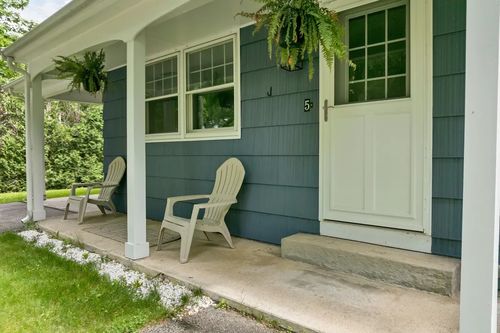 5 Joy Street Sanford ME 04083