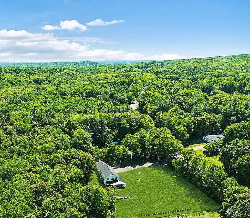 544 Whitefield Road Pittston ME 04345
