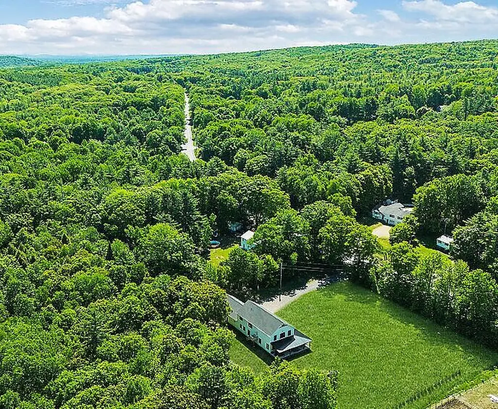 544 Whitefield Road Pittston ME 04345