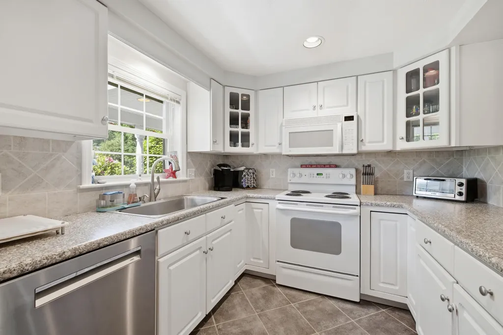 80 Stratford Place Kennebunk ME 04043
