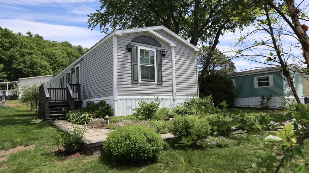 45 Woodside Drive Lisbon ME 04250