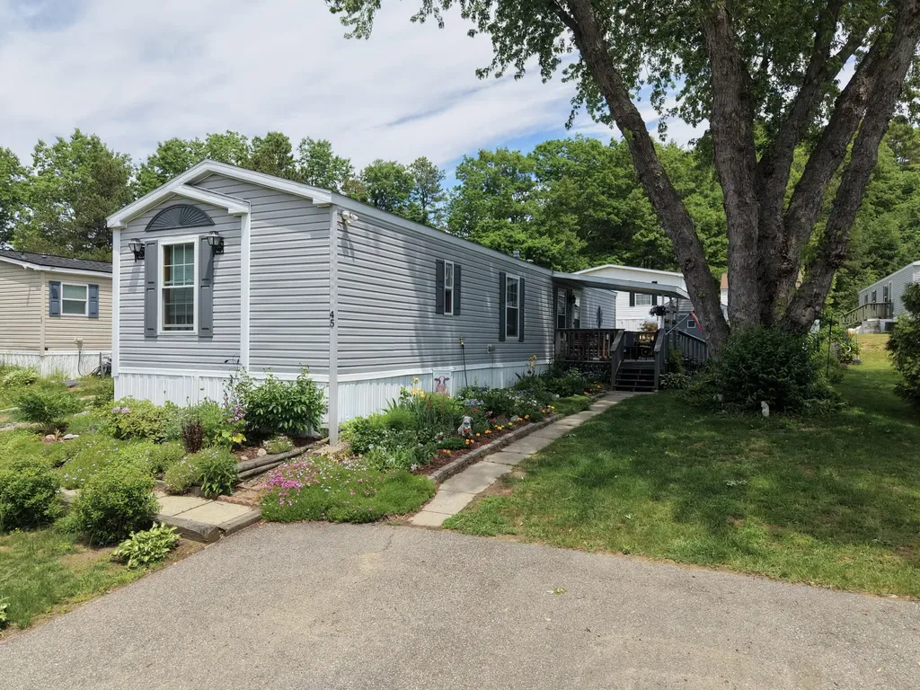 45 Woodside Drive Lisbon ME 04250