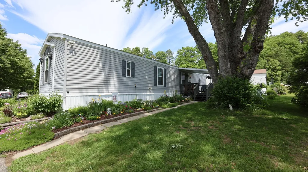 45 Woodside Drive Lisbon ME 04250