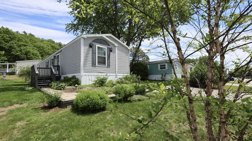45 Woodside Drive Lisbon ME 04250