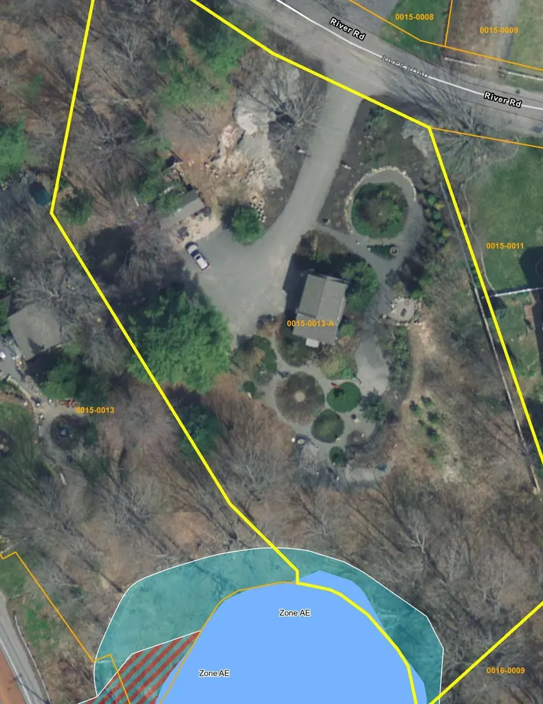 19 River Road York ME 03902