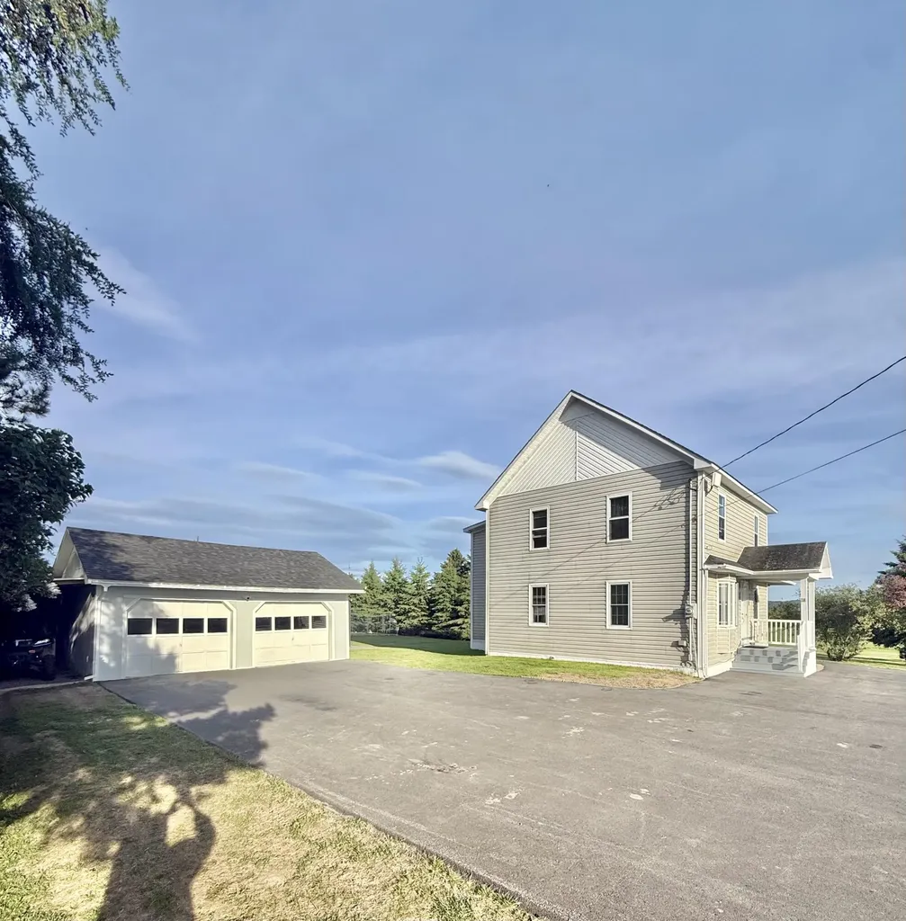 18 Talbot Road Madawaska ME 04773