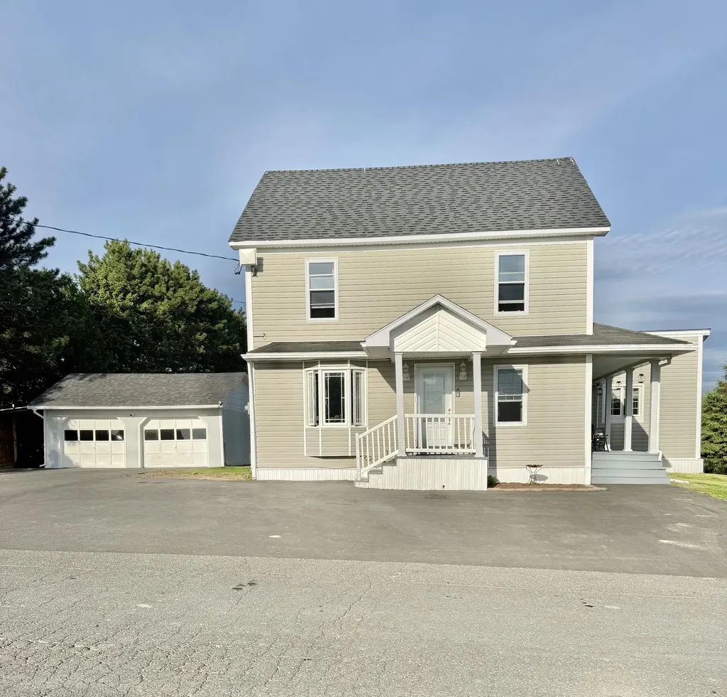 18 Talbot Road Madawaska ME 04773