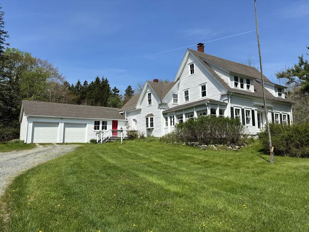 707 Newbury Neck Road Surry ME 04684