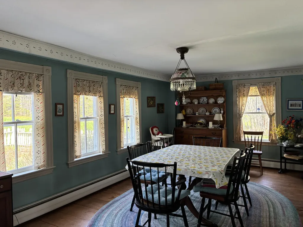 707 Newbury Neck Road Surry ME 04684