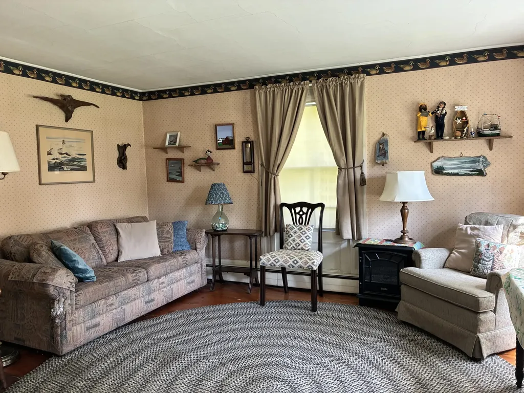 707 Newbury Neck Road Surry ME 04684