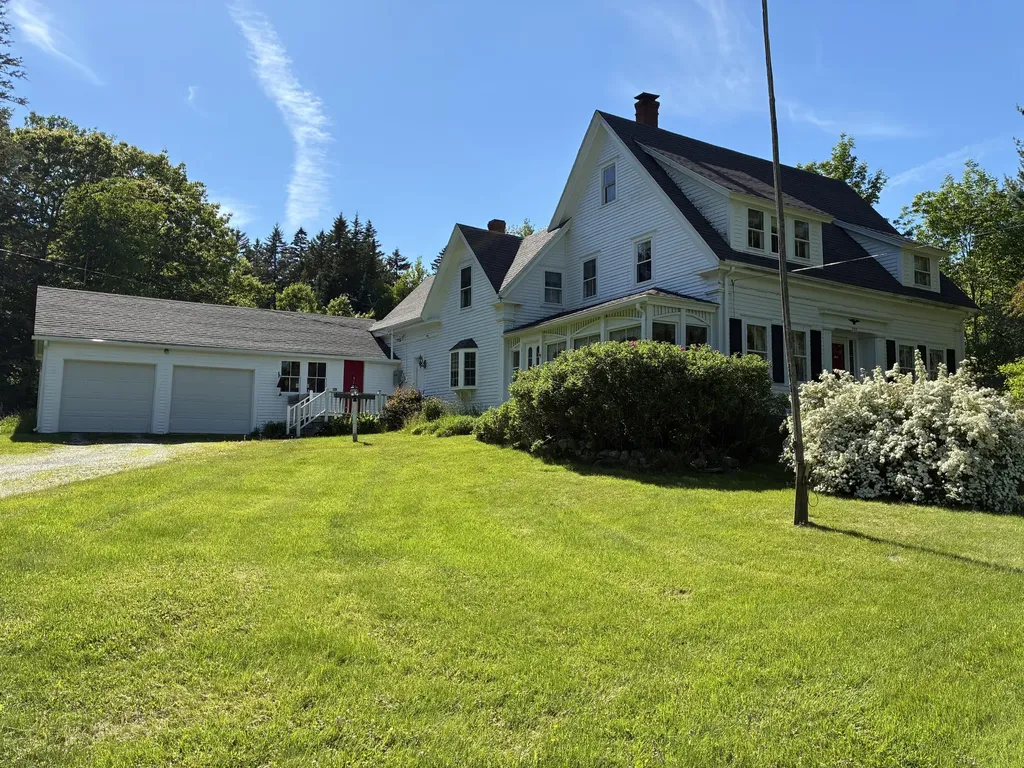 707 Newbury Neck Road Surry ME 04684