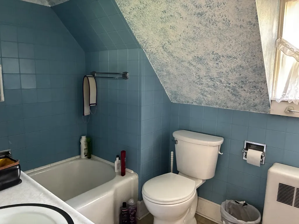 707 Newbury Neck Road Surry ME 04684