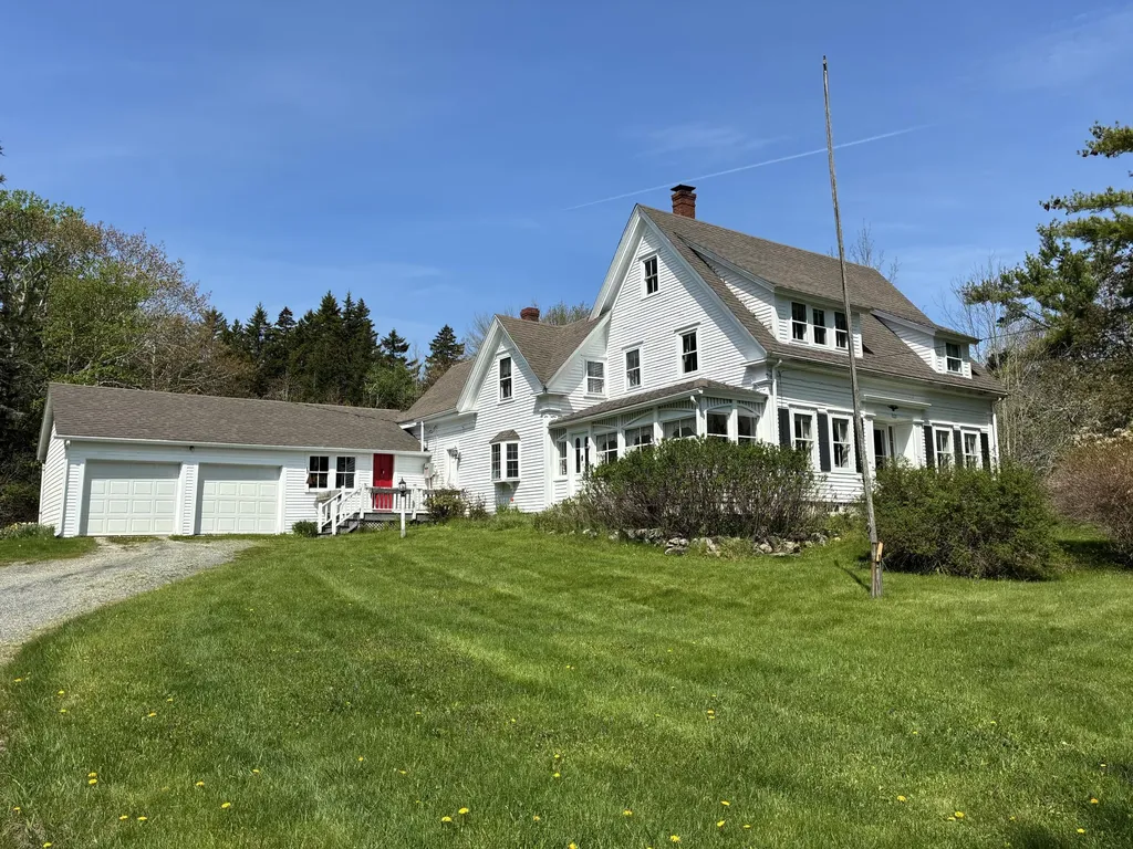 707 Newbury Neck Road Surry ME 04684