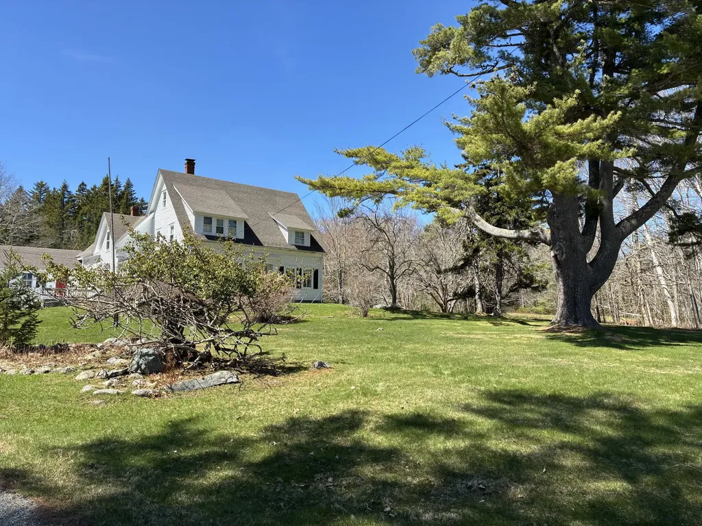 707 Newbury Neck Road Surry ME 04684