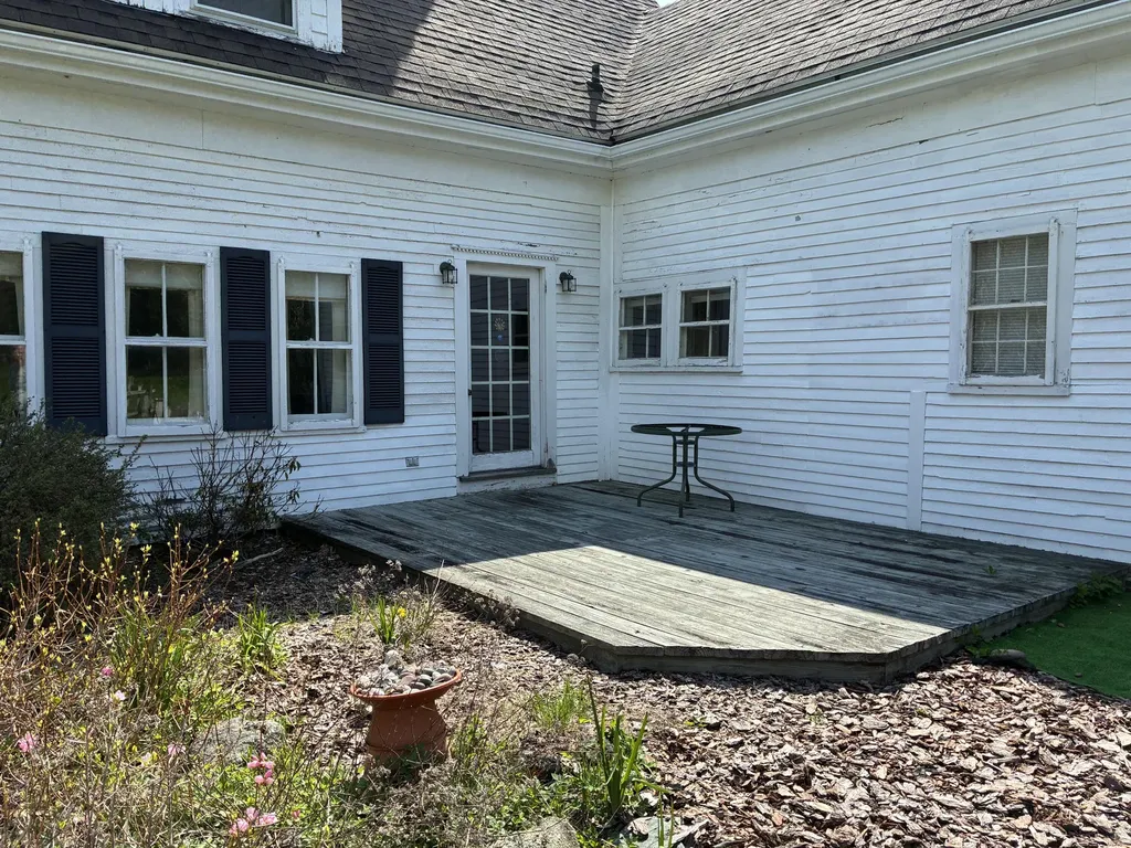 707 Newbury Neck Road Surry ME 04684