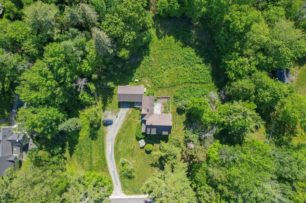 707 Newbury Neck Road Surry ME 04684