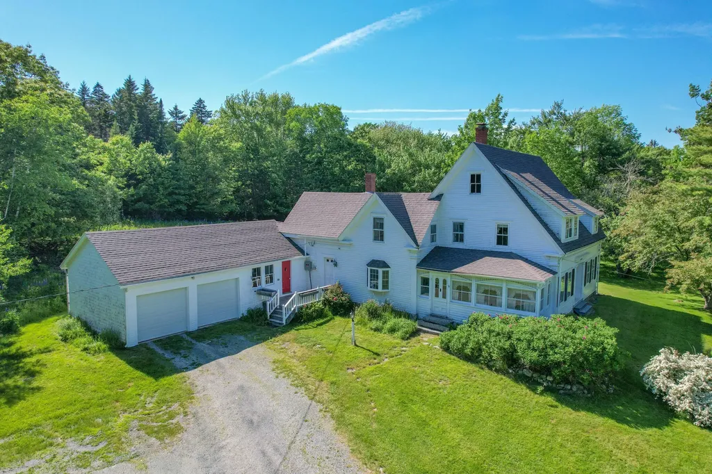 707 Newbury Neck Road Surry ME 04684