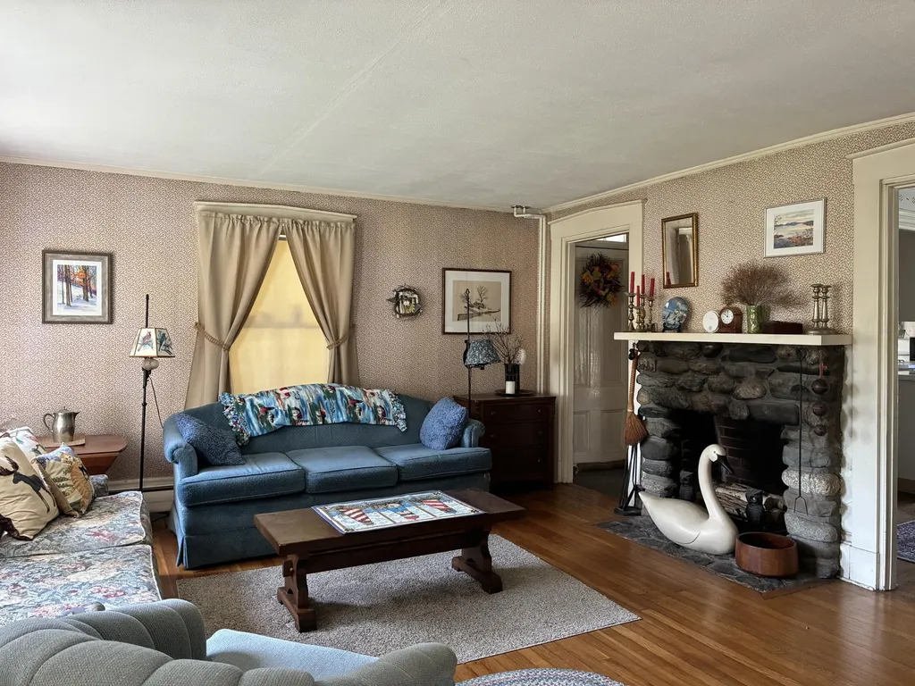 707 Newbury Neck Road Surry ME 04684