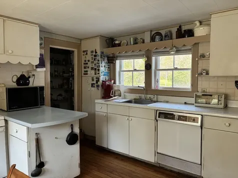 707 Newbury Neck Road Surry ME 04684