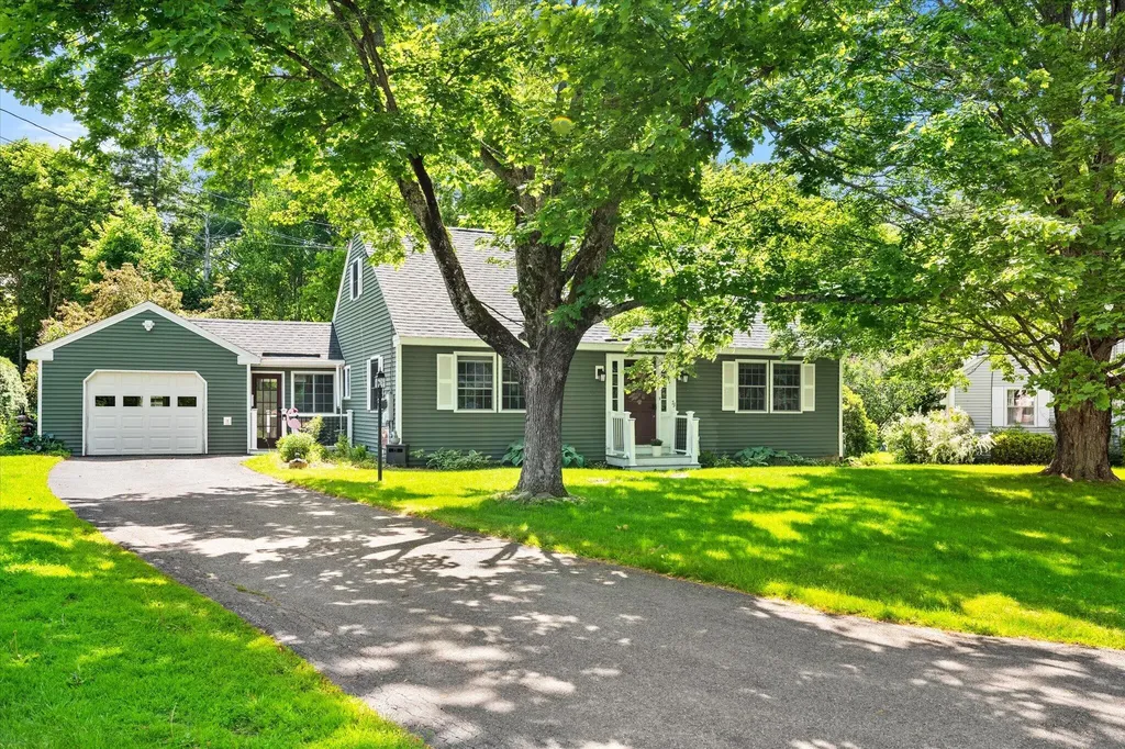 73 Edgewood Drive Brewer ME 04412