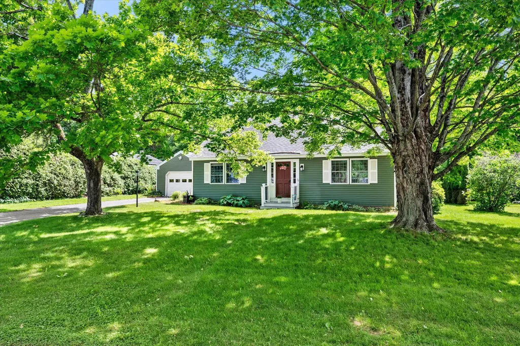73 Edgewood Drive Brewer ME 04412