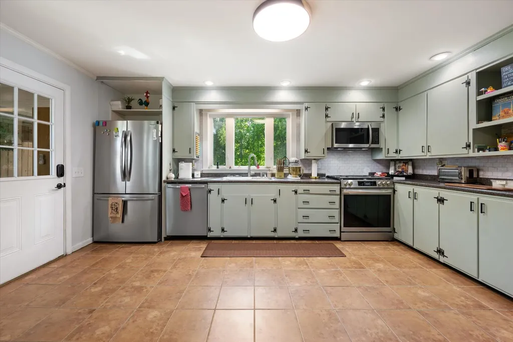 73 Edgewood Drive Brewer ME 04412