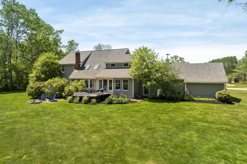 9 Birkdale Road Falmouth ME 04105