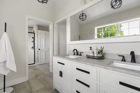 9 Birkdale Road Falmouth ME 04105