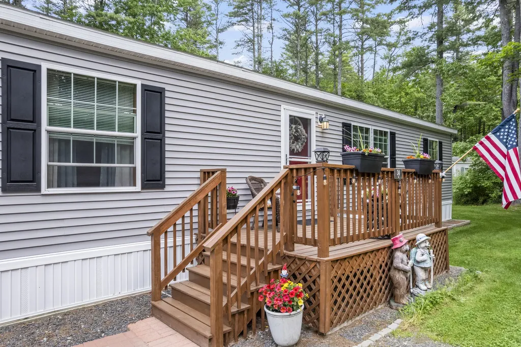 2196 Sanford Road Wells ME 04090