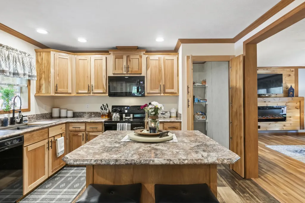 2196 Sanford Road Wells ME 04090