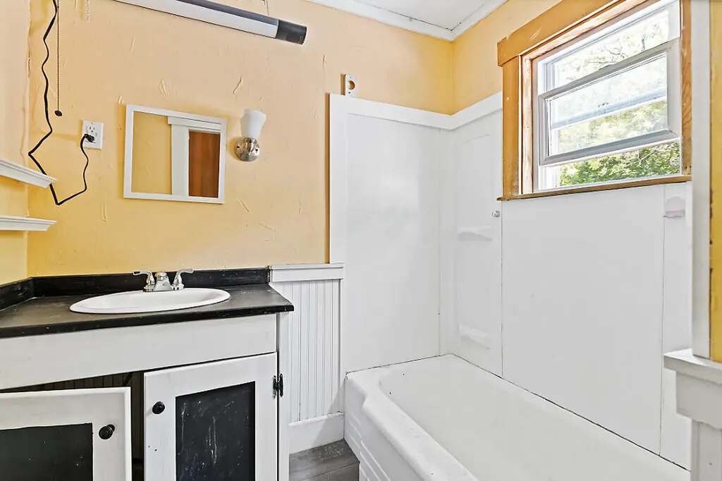 43 Fairfield Street Oakland ME 04963