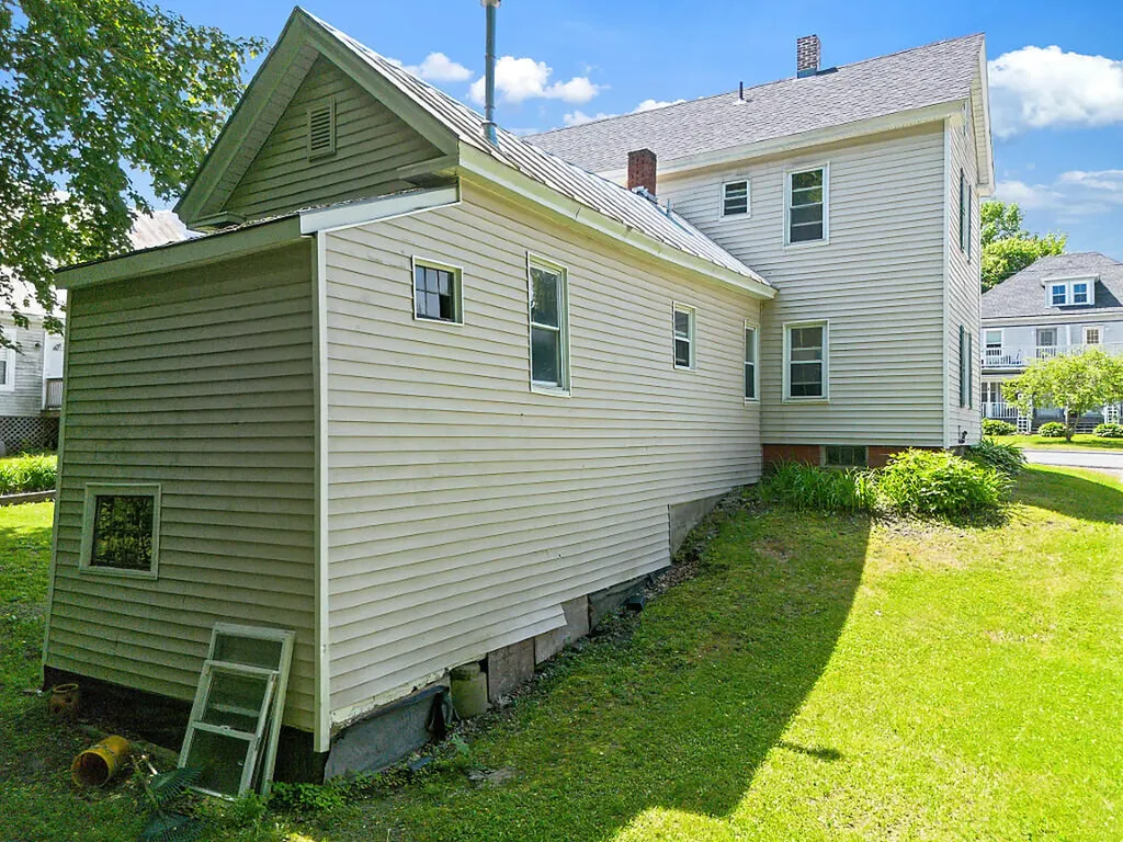 43 Fairfield Street Oakland ME 04963