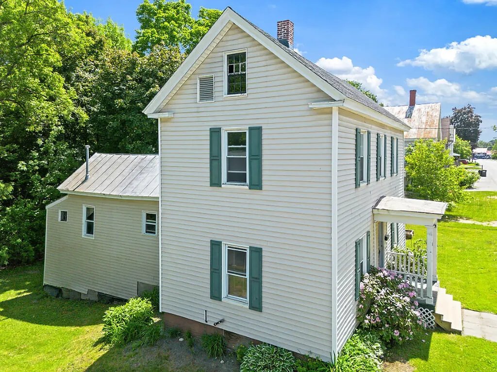 43 Fairfield Street Oakland ME 04963