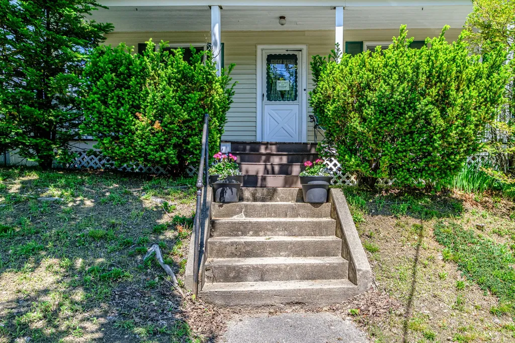 91 North Street Westbrook ME 04092
