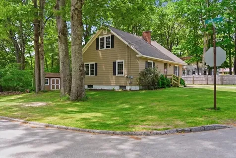 7 1st Street Lisbon ME 04252
