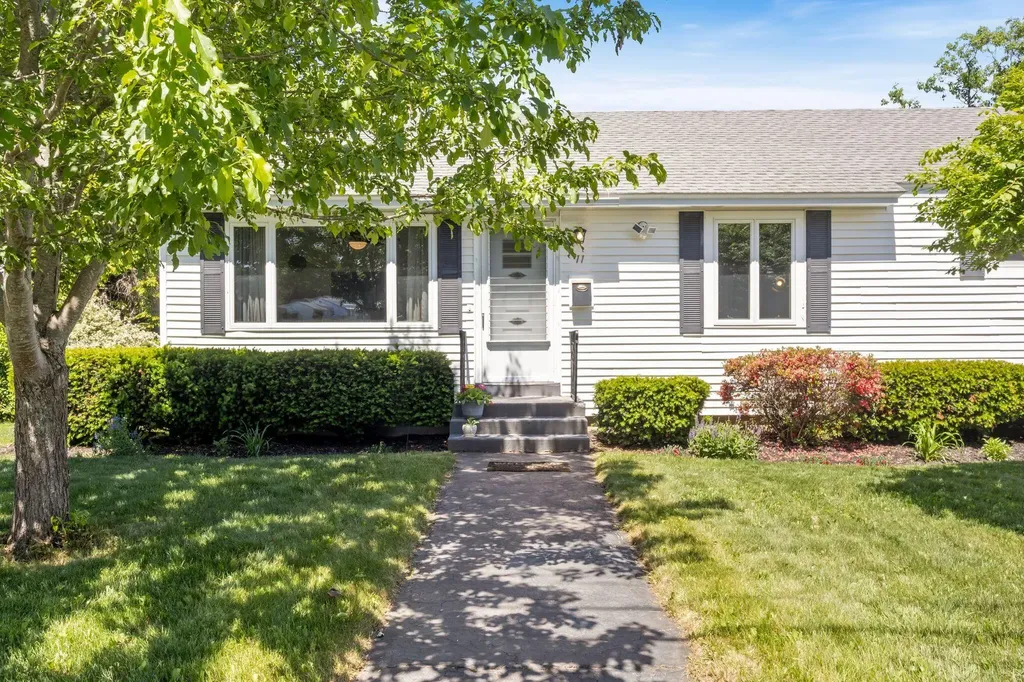 11 Southgate Avenue Biddeford ME 04005