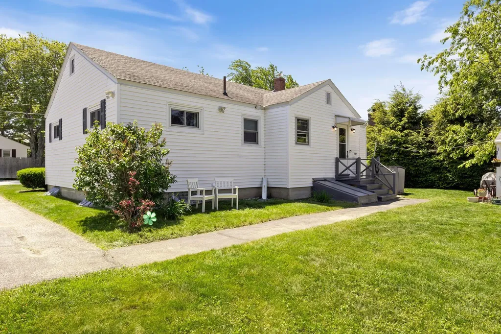 11 Southgate Avenue Biddeford ME 04005
