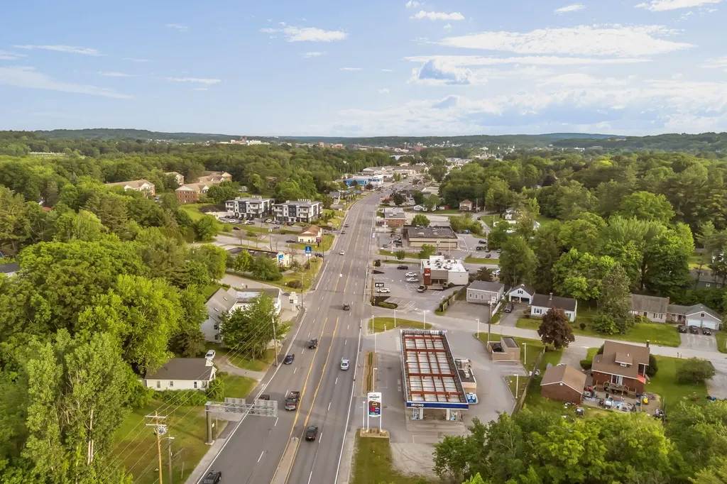 473 Center Auburn ME 04210