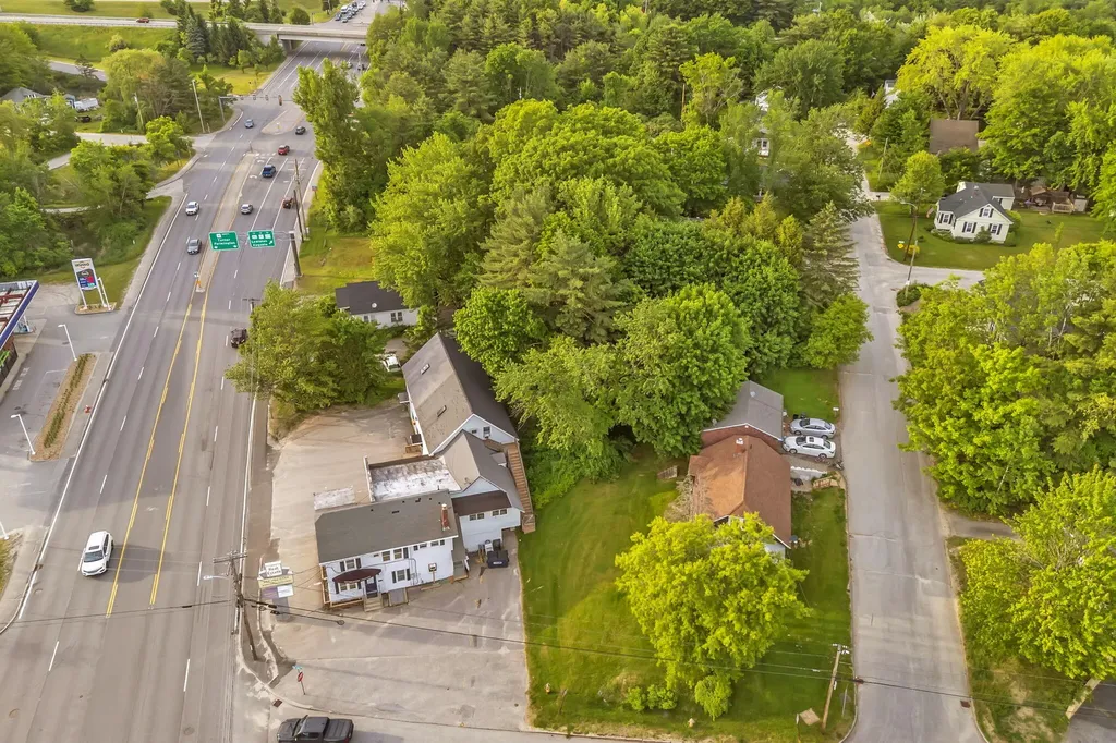 473 Center Auburn ME 04210