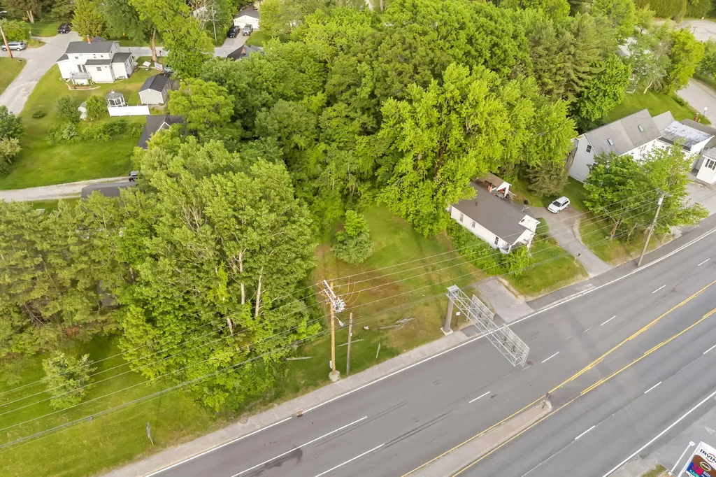473 Center Auburn ME 04210