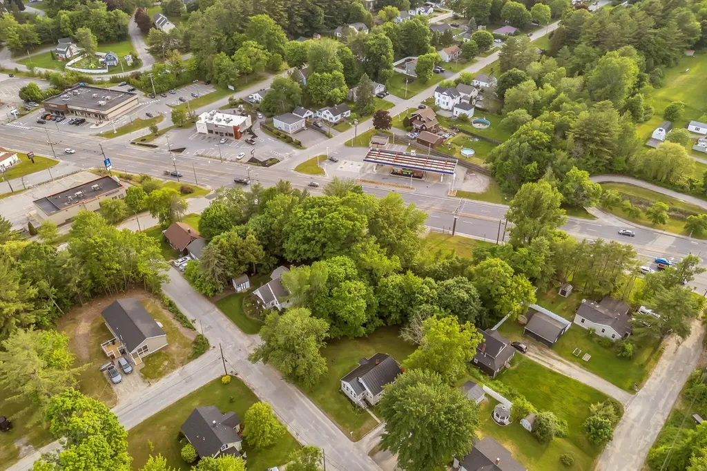 473 Center Auburn ME 04210