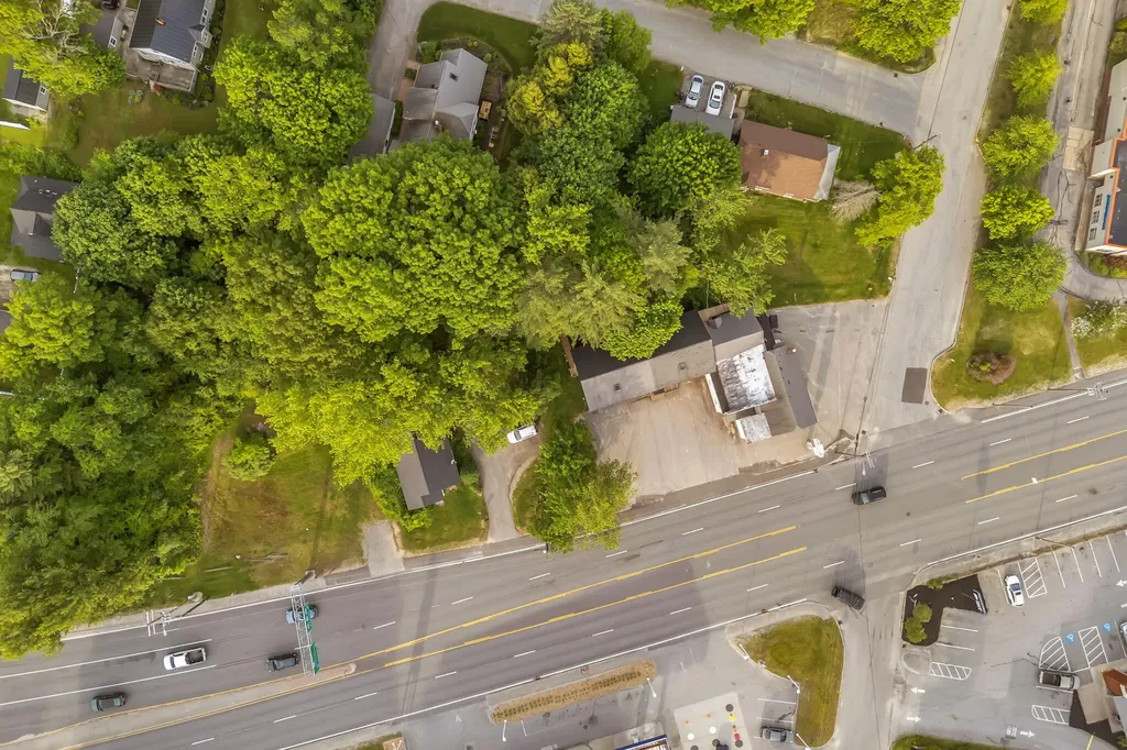 473 Center Auburn ME 04210