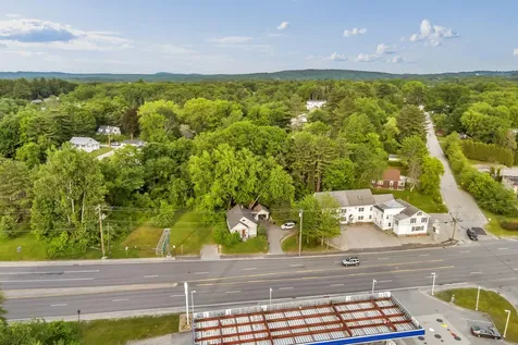473 Center Auburn ME 04210