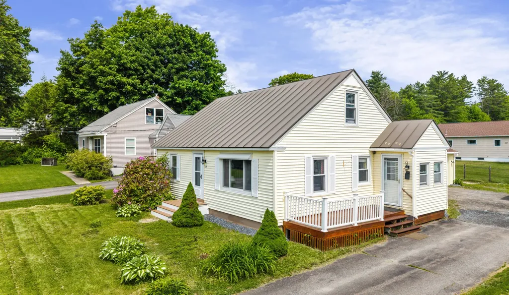 47 Violette Avenue Waterville ME 04901