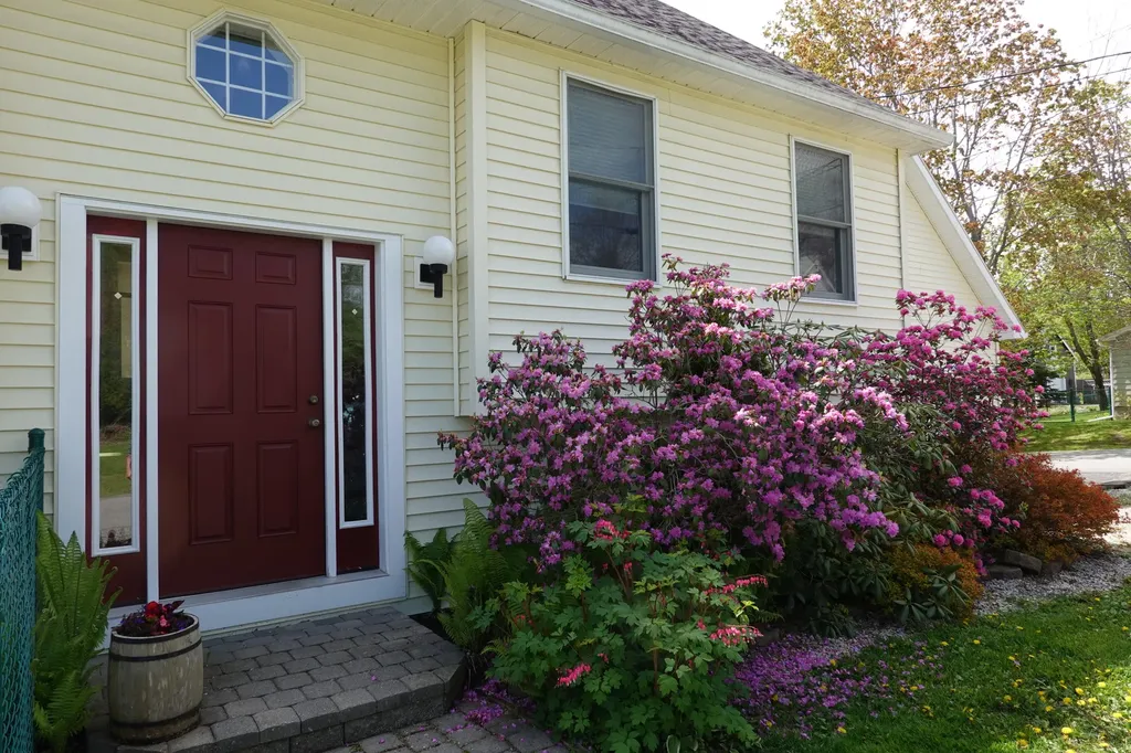 13 Norris Street Searsport ME 04974