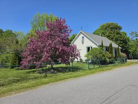 13 Norris Street Searsport ME 04974