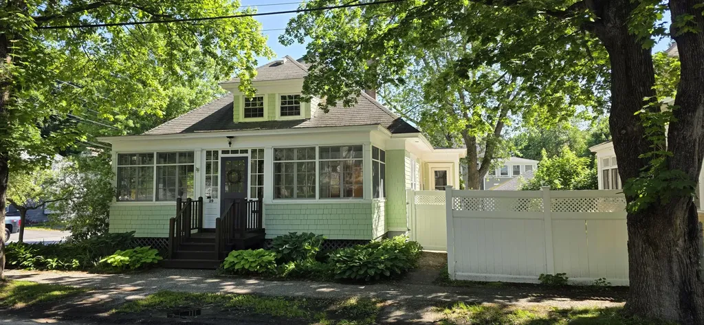 29 Dexter Avenue Auburn ME 04210